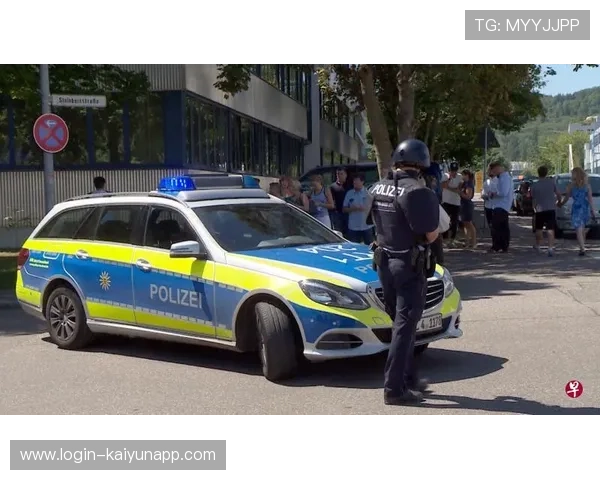 斯图加特连续冲击禁区迫使对方线型不断后缩